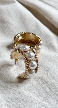 CHUNKY GOLD/PEARL EARRING