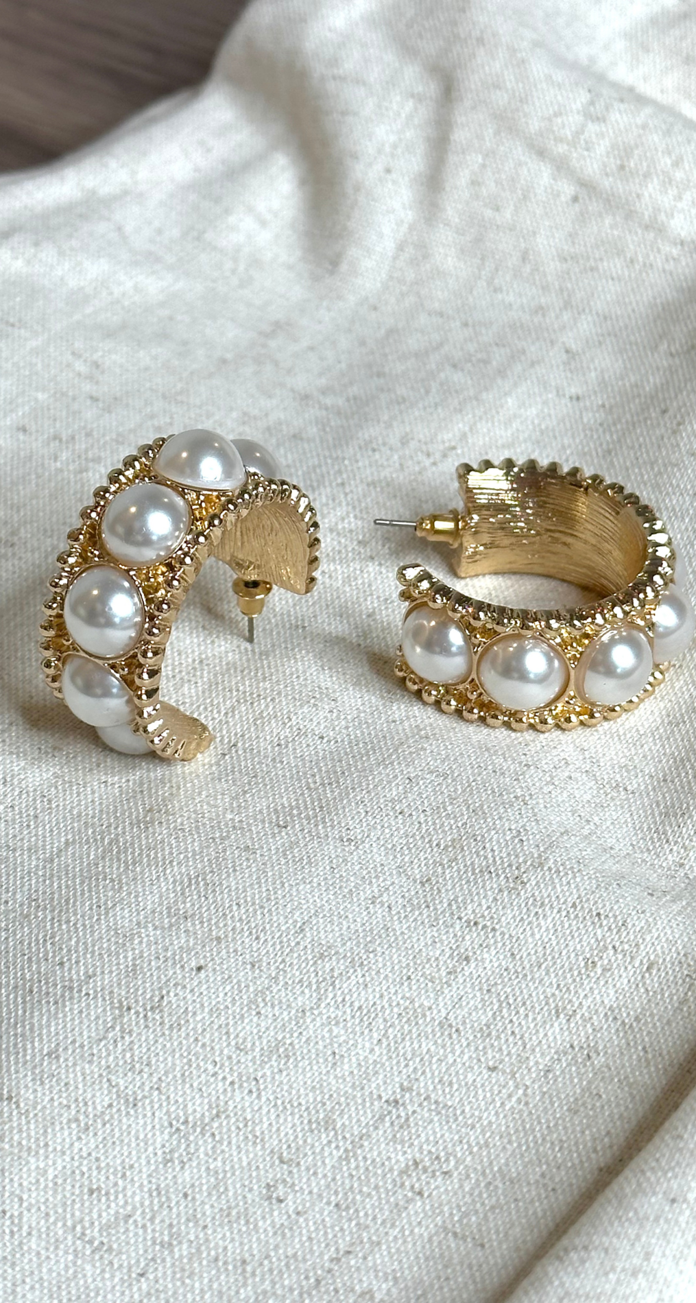 CHUNKY GOLD/PEARL EARRING